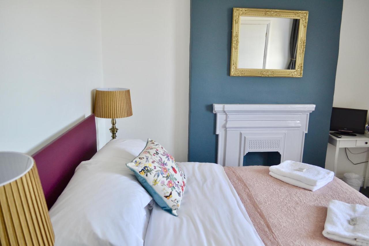Hotel The Nags Head Lyme Regis Exteriér fotografie